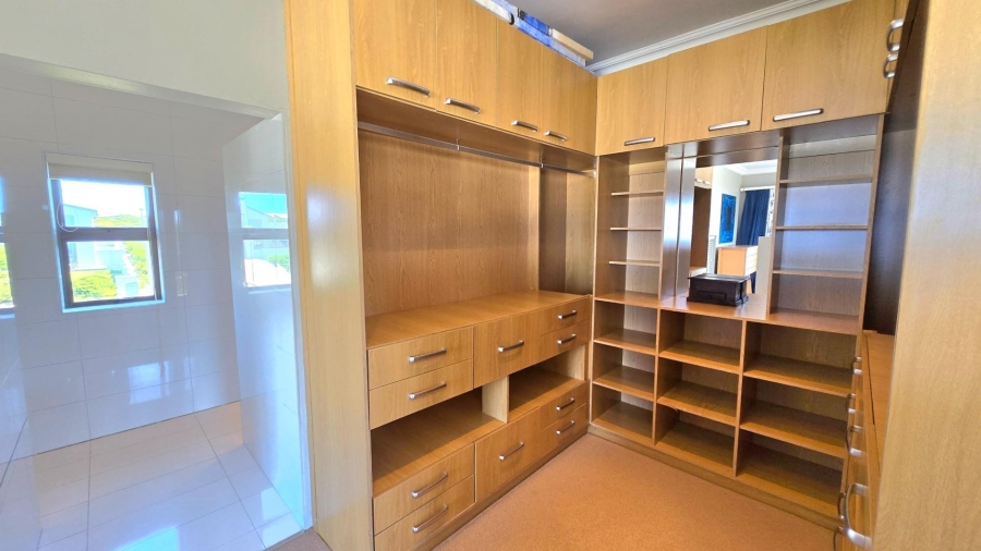 4 Bedroom Property for Sale in Kleinbaai Western Cape